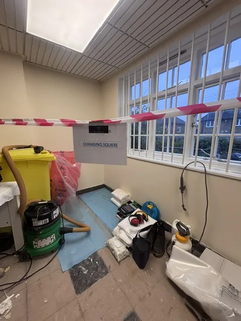 Asbestos floor tile and bitumen removal in Walthamstow